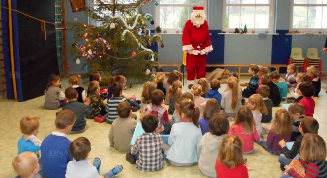 pere_noel_en_maternelle